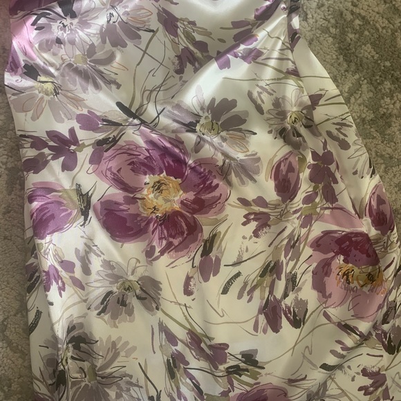 Maggy London v-neck floral dress - Picture 4 of 4